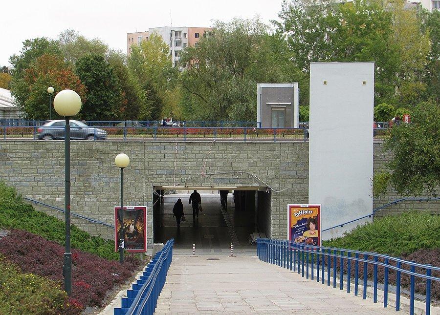 Metro Imielin