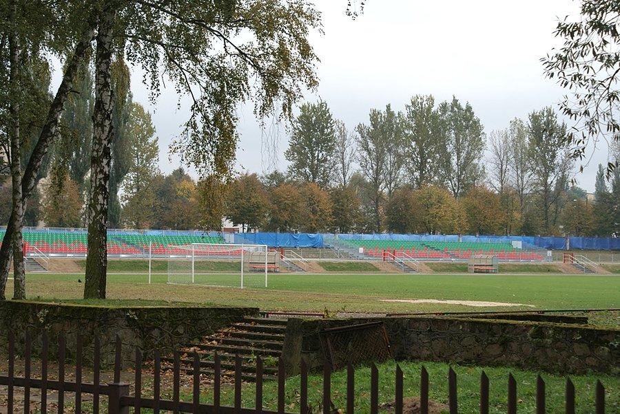 Stadion z nową tymczasową trybuną