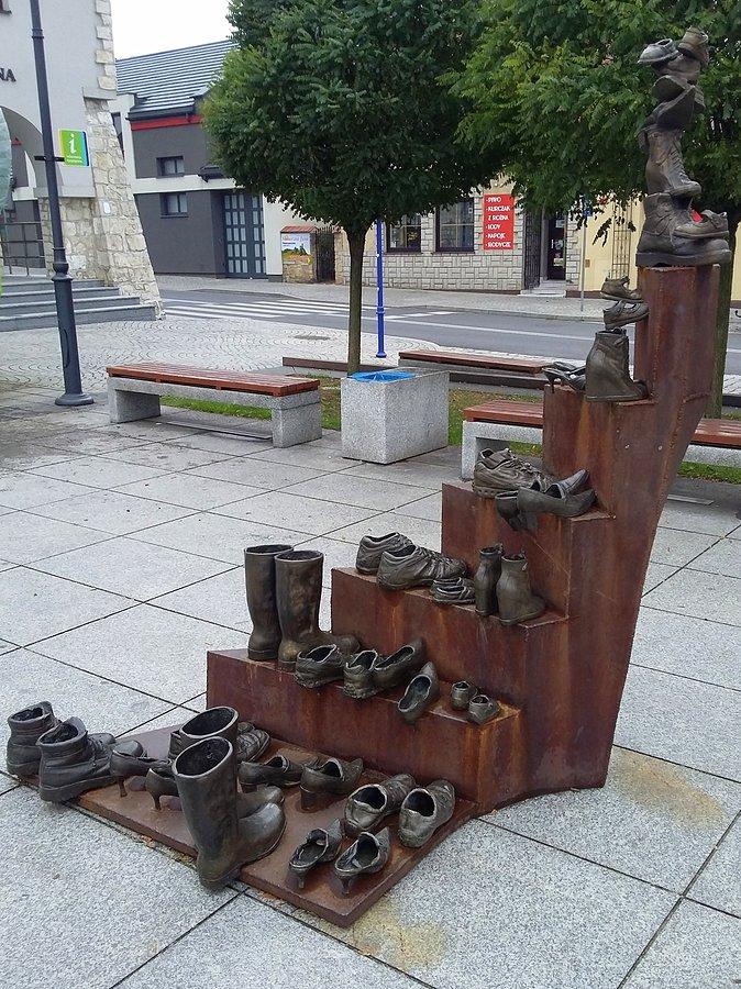 Rzeźby na rynku w Olsztynie VI