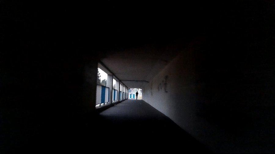 Człowiek w tunelu