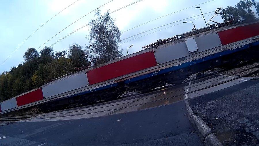 Czekając na przejeździe