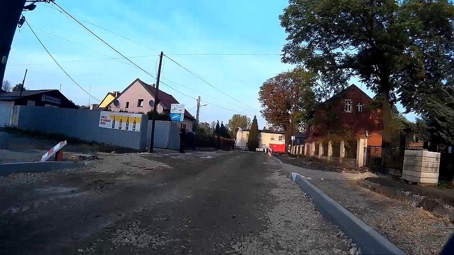 Jeszcze jest jasno gdy jadę Poznańską w Gliwicach