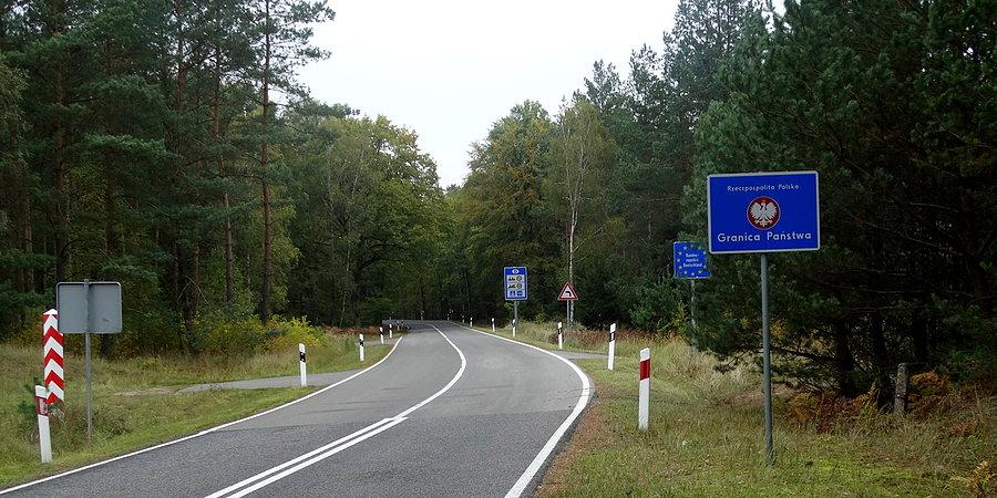 Przejście graniczne tuż za Dobieszczynem