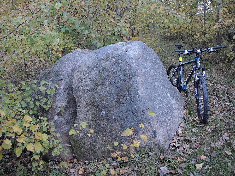 Długość 2,8 m / wysokość 1,3 m / pomnik przyrody od 1975 roku