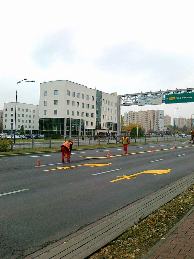 Przygotowanie do zamknięcia Górczewskiej x z Powstańców na weekend