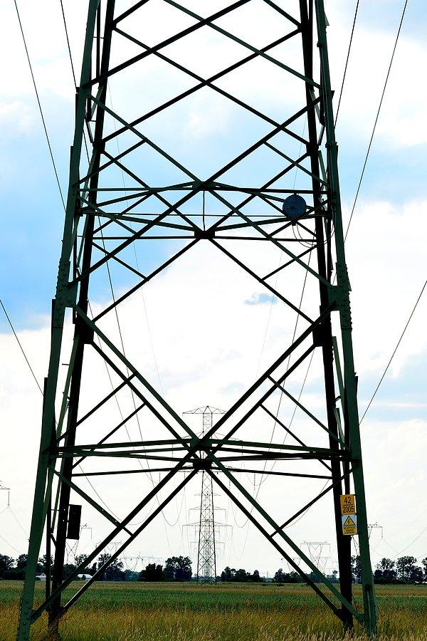 Elektryczna symetria