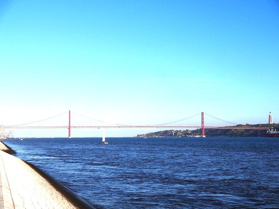 Most 25 Kwietnia / 25th of April Bridge