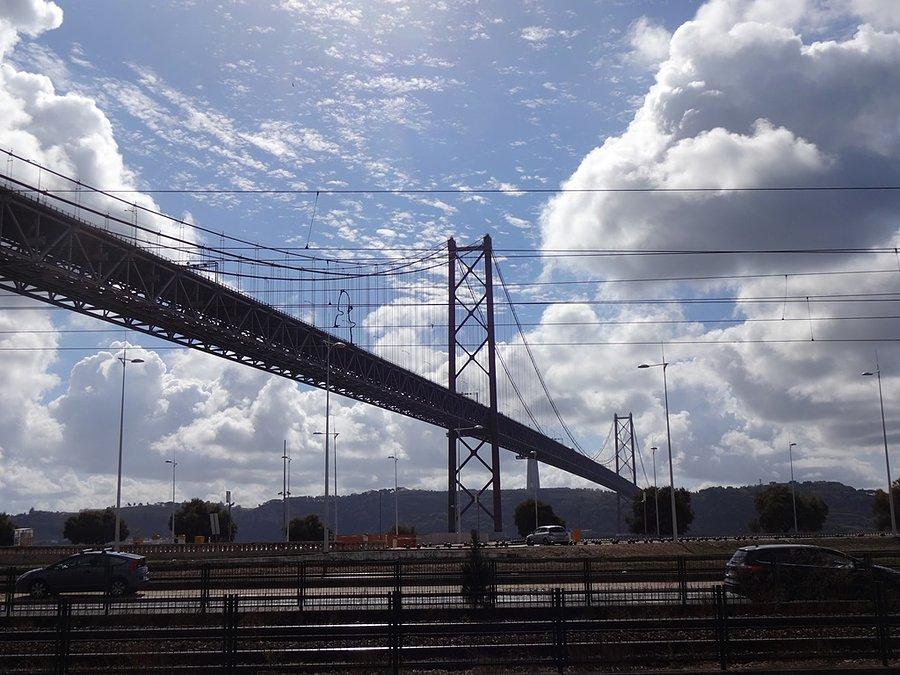 Most 25 Kwietnia / 25th of April Bridge