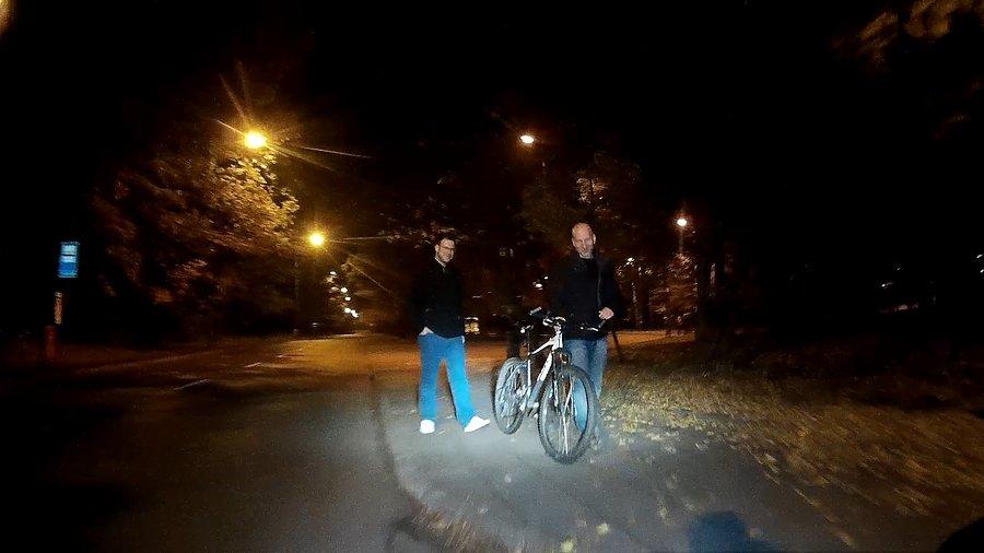 Kumpel się napatoczył ;)