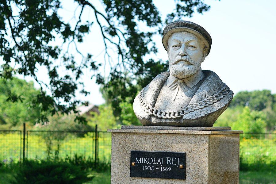 Popiersie Mikołaja Reja w Rejowcu