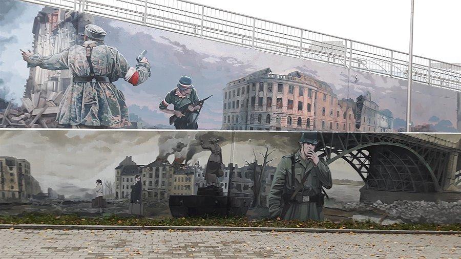 Mural - walcząca Warszawa
