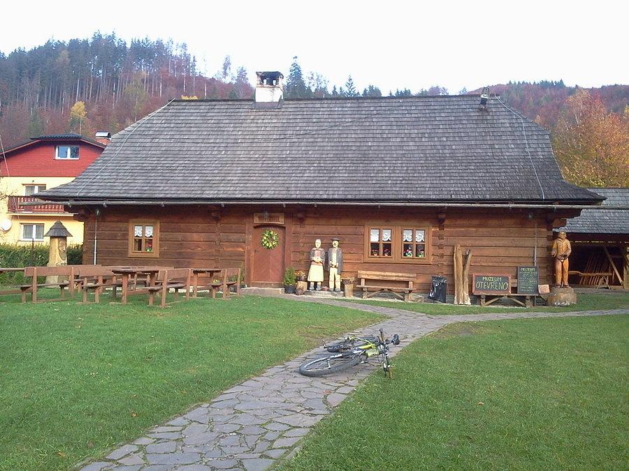 Dolna Łomna