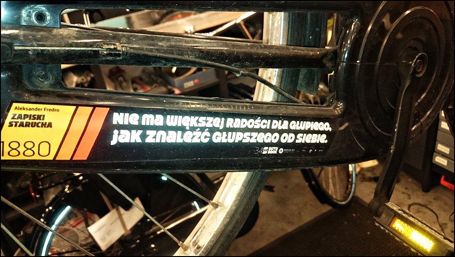Sentencja na osłonie łańcucha