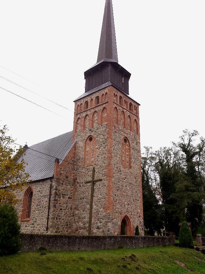 Przemocze (niem.Priemhausen) Kościół parafialny p.w. Matki Bożej Królowej Korony Polskiej