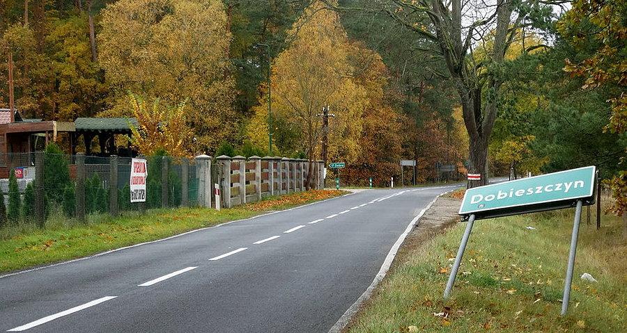 Ach ten Dobieszczyn znak drogowy od dawna tak stoi