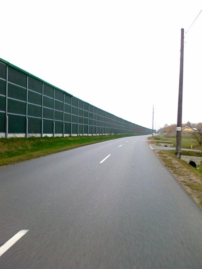 Wzdłuż autostrady