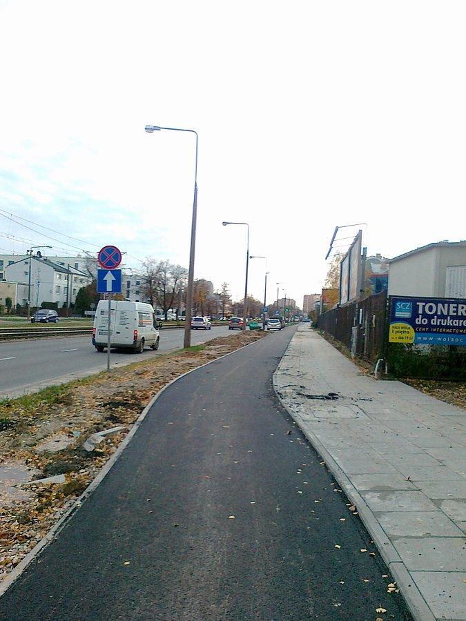 Świeżutki asfalt na nowej ddr