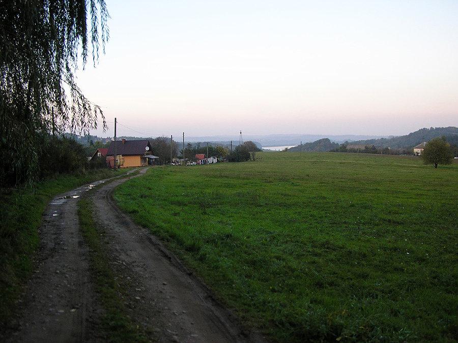 Widoków na Jezioro jakichś spektakularnych nie było