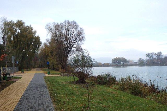 Pomysłowe zagospodarowanie terenu nad Jeziorem Rogozińskim