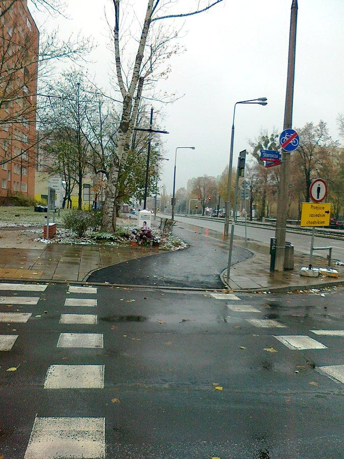 Ddr od Sterviczej w stronę Hali Człuchowskiej też juz wyasfaltowana., nie wiem, do którego miejsca