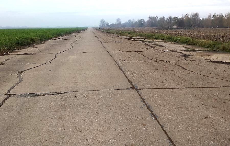 Pozostałości po pasie startowym