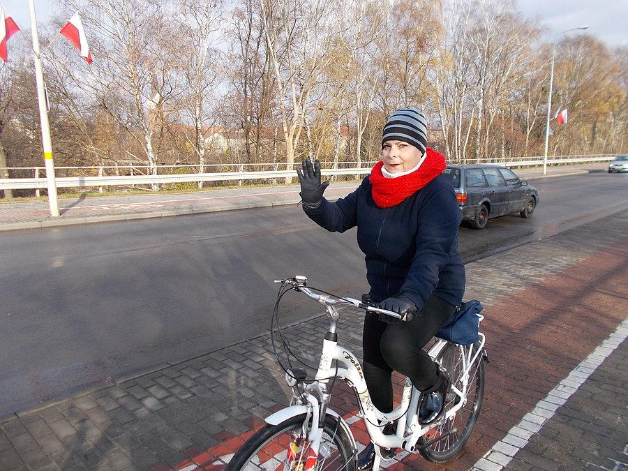 Kierowniczka Kamila jedzie na działkę