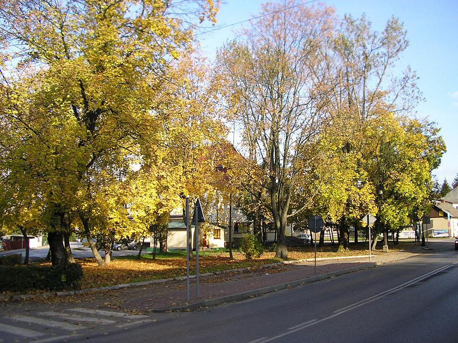 Ta zatoczka to pozostałość po malutkiej stacji benzynowej w centrum Dobczyc