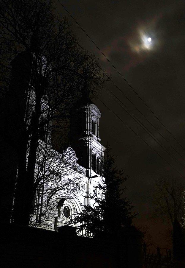Księżyc nad Szymanowem