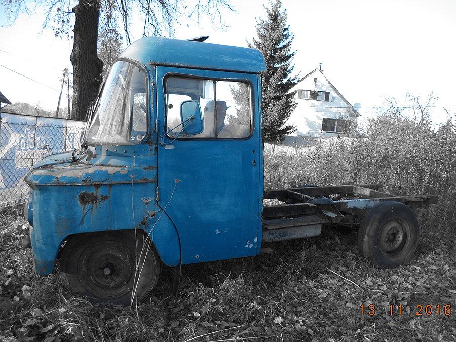 Pocięta jak emo w piwnicy