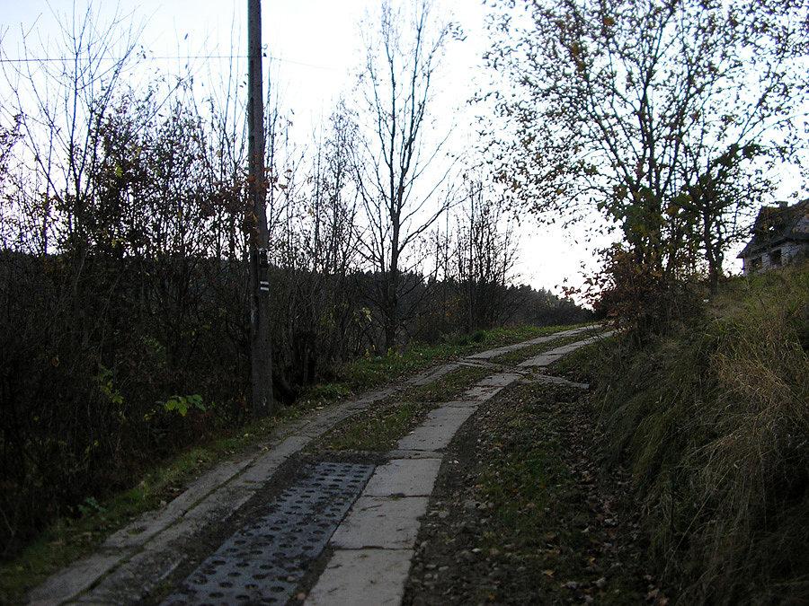 Kawałek po płytach (ok. 20%)