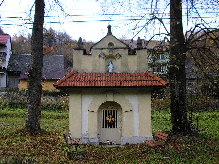 Kapliczka po drodze