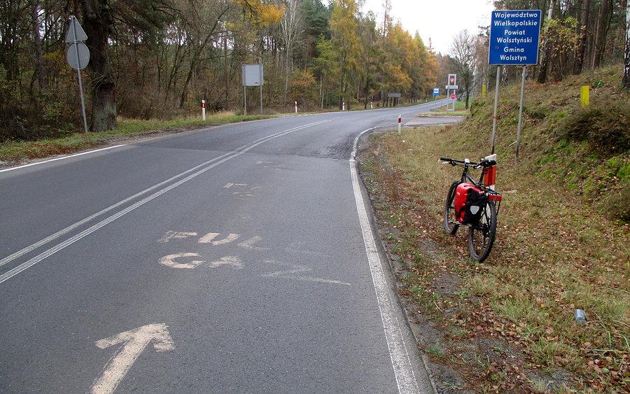 Take napisy przywitały moją ziemię, próbowałem jechać na full gazie i kryzysik był :)