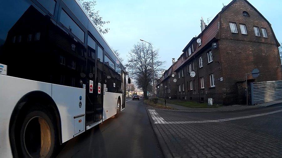 Trochę za blisko... ale tylko trochę