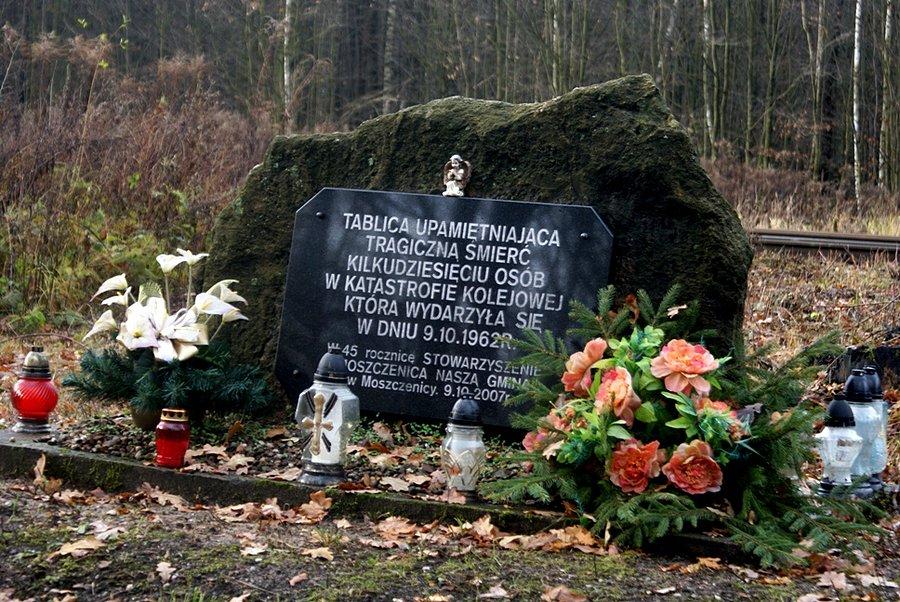 Między Piotrkowem a Moszczenicą miała miejsce katastrofa kolejowa, tragiczna śmierć spotkała kilkadziesiąt osób