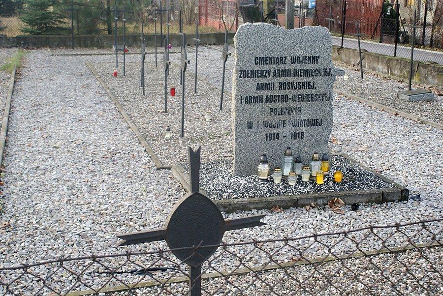 Na terenie cmentarza z I wojny światowej w Kiełczówce