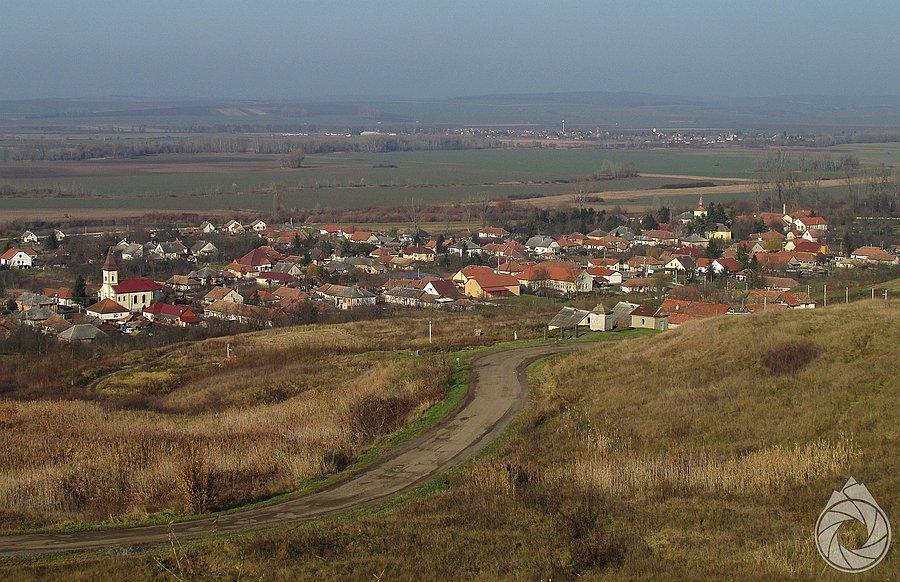 Nieoczekiwane serpentynki koło kraoswgo krajobrazu Felsődobszyi