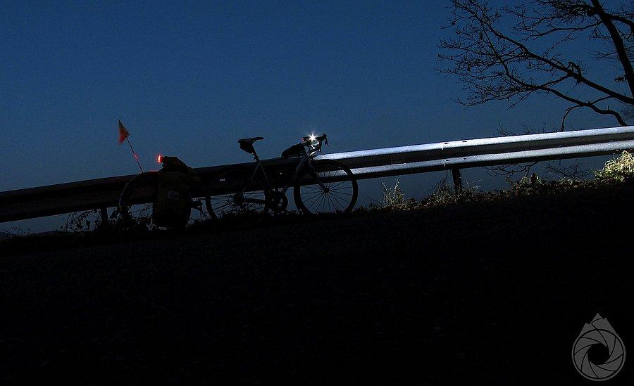 Postój gdzieś przy górskiej barierce