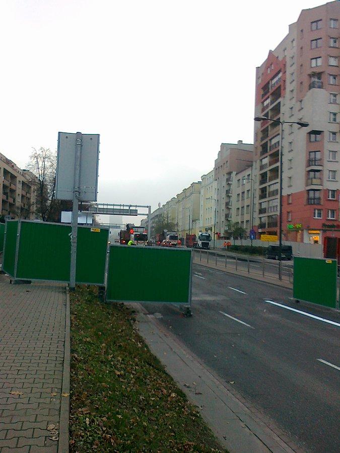 Za Prymasa już zdejmują asfalt