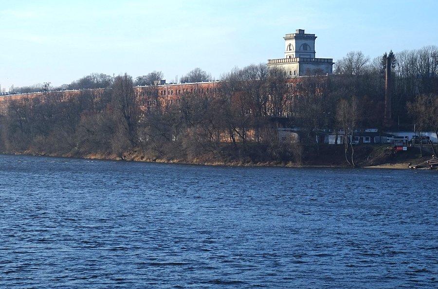 Twierdza Modlin. Widok zza Narwi