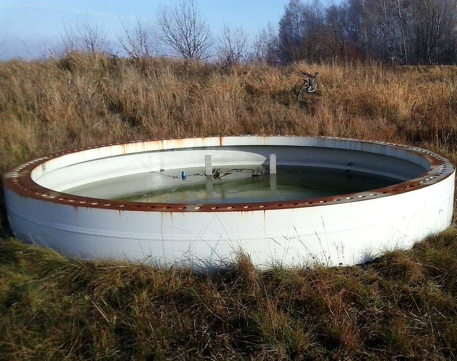 Podstawa wieży niedoszłej farmy wiatrowej niedaleko Magdalenki