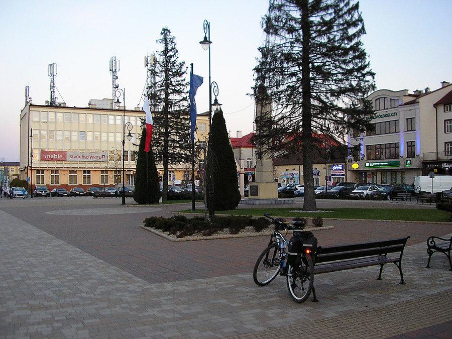 Ropczyce. Zdjęcie wyszło jasne, ale było już po zachodzie Słońca
