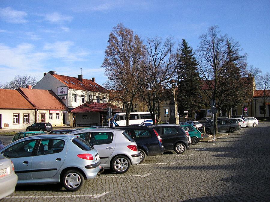 Rynek parking w Wojniczu