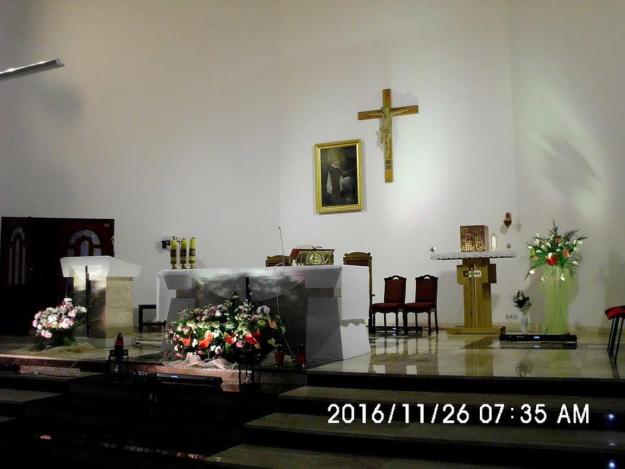 Wnętrze kościoła pod wezwaniem Świętego Rafała Kalinowskiego na Osiedlu Piastów w Sosnowcu