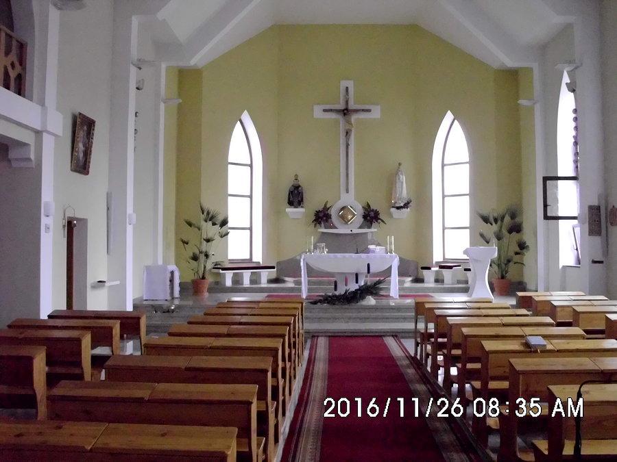Wnętrze kaplicy w klasztorze Sióstr Karmelitanek Dzieciątka Jezus w Sosnowcu