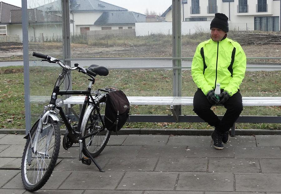 Kuba na końcowym przystanku autobusu 87