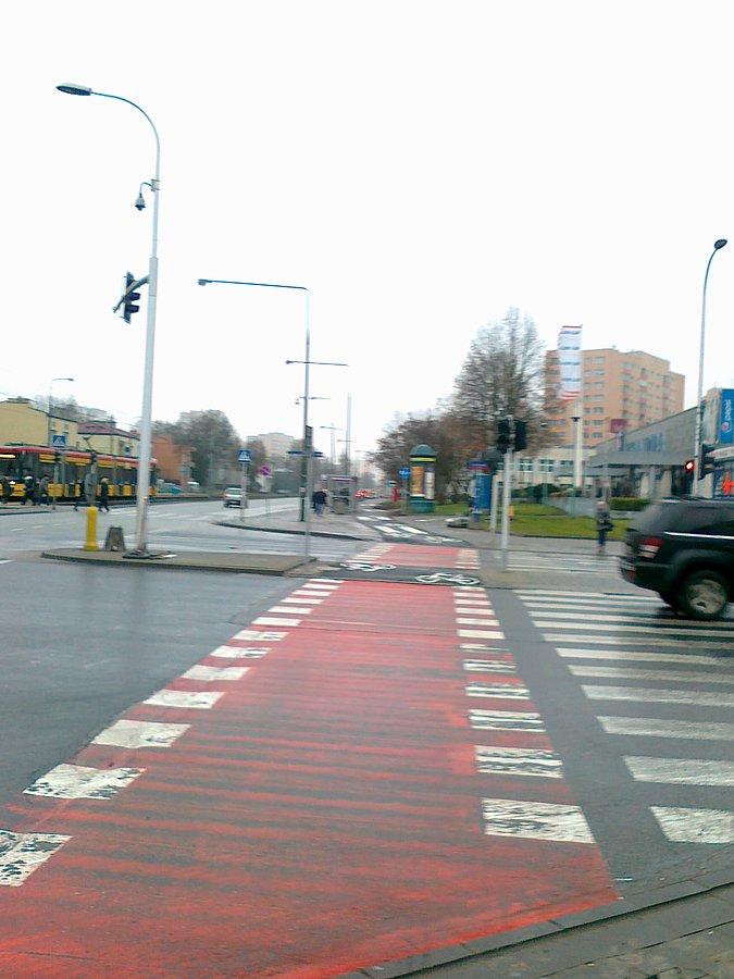 Ddr przez Człuchowską już wymalowana, ale światła jeszcze nie działają