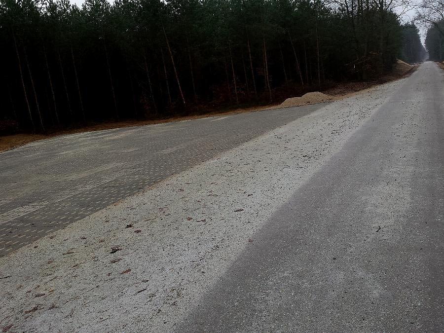 Nowy drugi parking na rowerostradzie