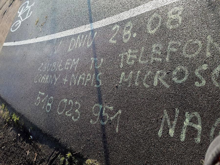 Ogłoszenie na DDR-ce w kierunku Żarowa