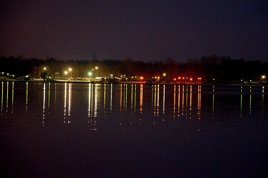 Zalew Zemborzycki nocą