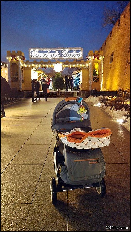 Świąteczny Targ na Barbakanie